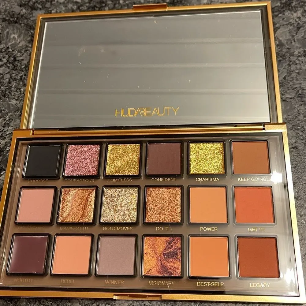 Huda Beauty Empower(Ed) Eyeshadow Palette gorgeous highly pigmented multi-finish